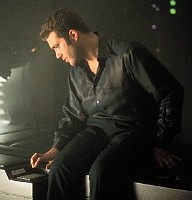 Douglas Hall (Craig Bierko)