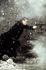 Neo schießt sich seinen Weg frei... Neo schießt sich seinen Weg frei...