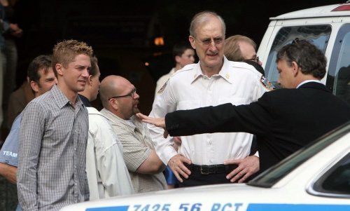 Topher Grace und James Cromwell Topher Grace und James Cromwell